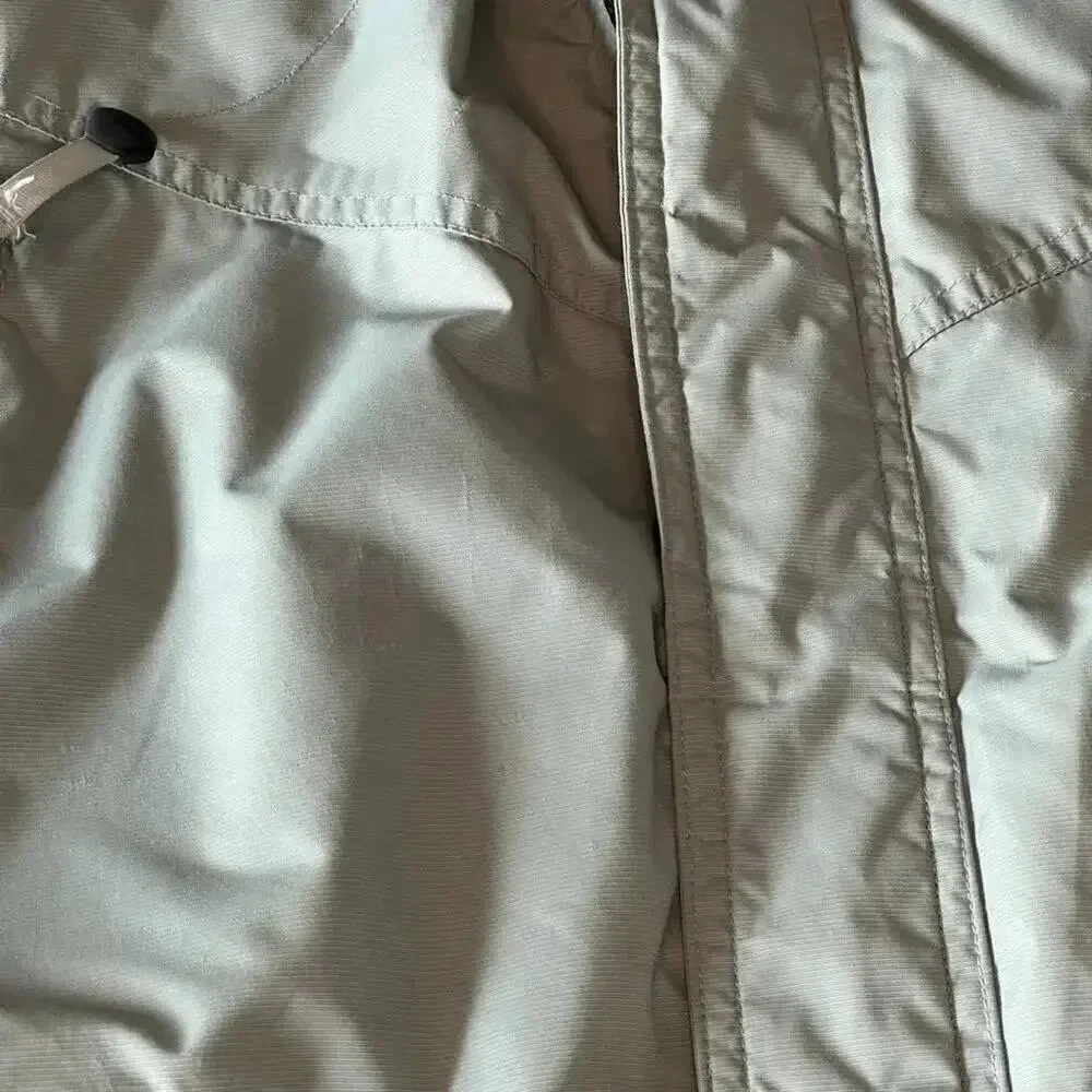 LIQUID Snowboarding jacket Gray & Red colorblock  size Youth XL